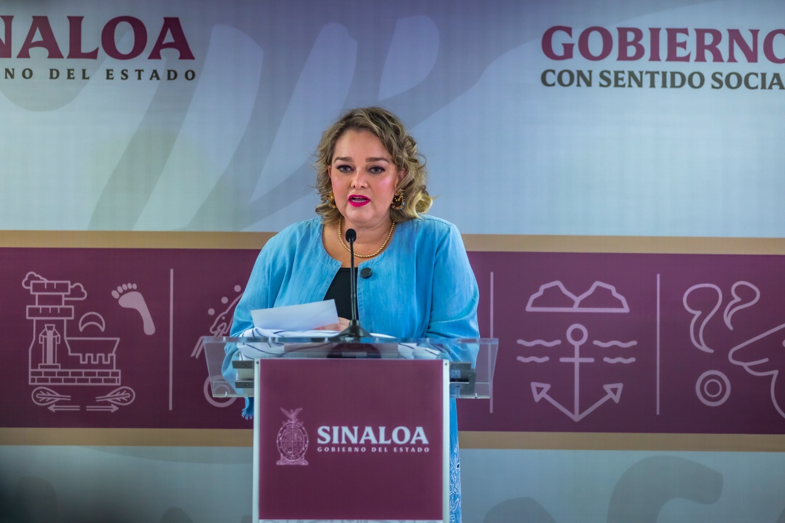 Este martes durante la conferencia de prensa del Gobernador de Sinaloa Dr. Rubén Rocha Moya, la presidenta del Sistema DIF Sinaloa, Eneyda Rocha Ruiz, anunció la tercera edición del “Cuadrangular del Bienestar de DIF Sinaloa” que en esta ocasión lo recaudado será para atender la salud visual de niñas, niños y adolescentes de Sinaloa.