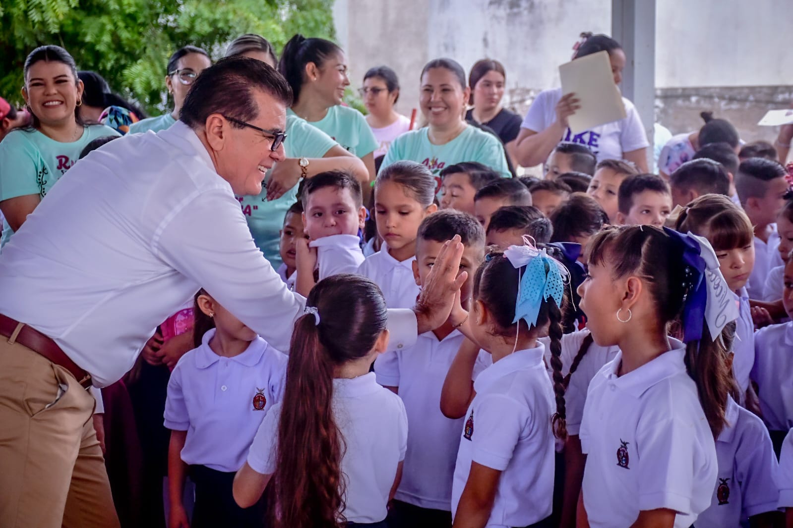 El Alcalde Edgar González deseó el mejor de los éxitos a los alumnos en esta nueva etapa.