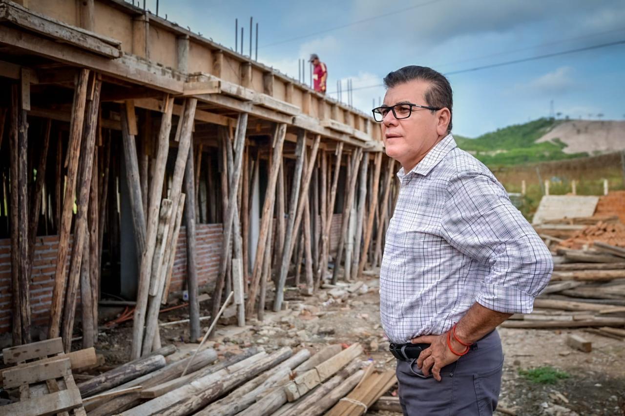 En la recta final de la actual administración municipal, se mantienen los esfuerzos por mejorar la infraestructura educativa con importantes obras que están en diversas etapas de construcción.