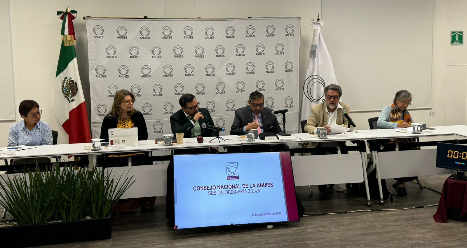 Robespierre Lizárraga informa al Pleno de la ANUIES y al Subsecretario Luciano Concheiro la vulneración a la Autonomía de la UAS por parte del Congreso del Estado
