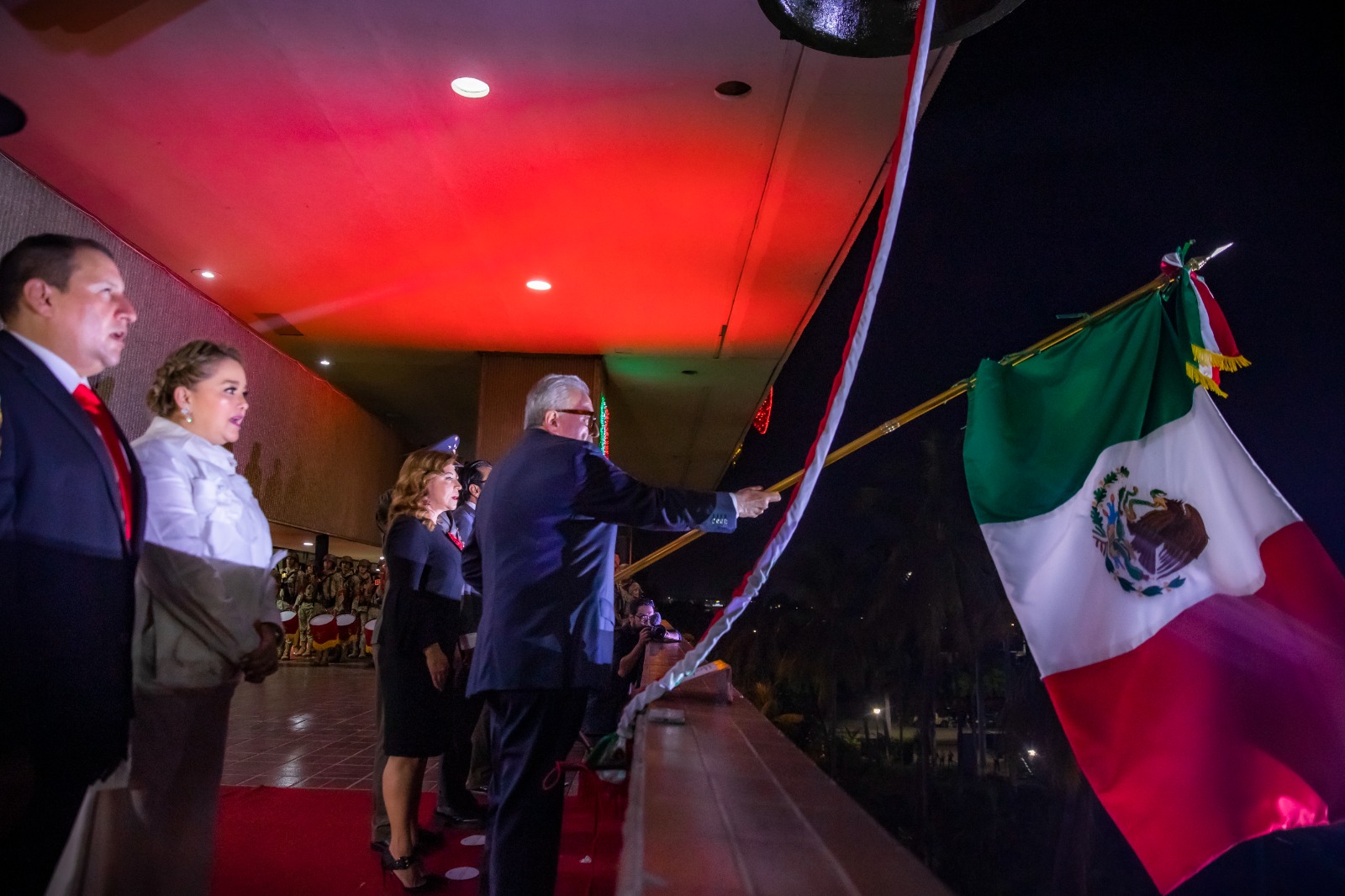 Como cada año, desde el balcón principal de Palacio de Gobierno, el gobernador Rocha recordó a los héroes que nos dieron patria y libertad.