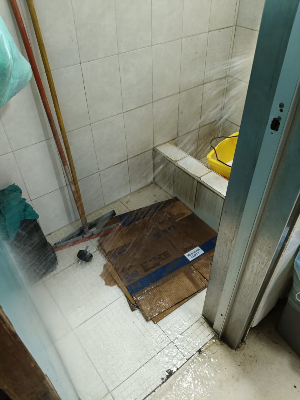 Desperfectos que presenta el Instituto Mexicano del Seguro Social, ubicado en la avenida Ejército Mexicano, es el que es reportado por pacientes, ya que estos reprueban las condiciones en las que se encuentra.