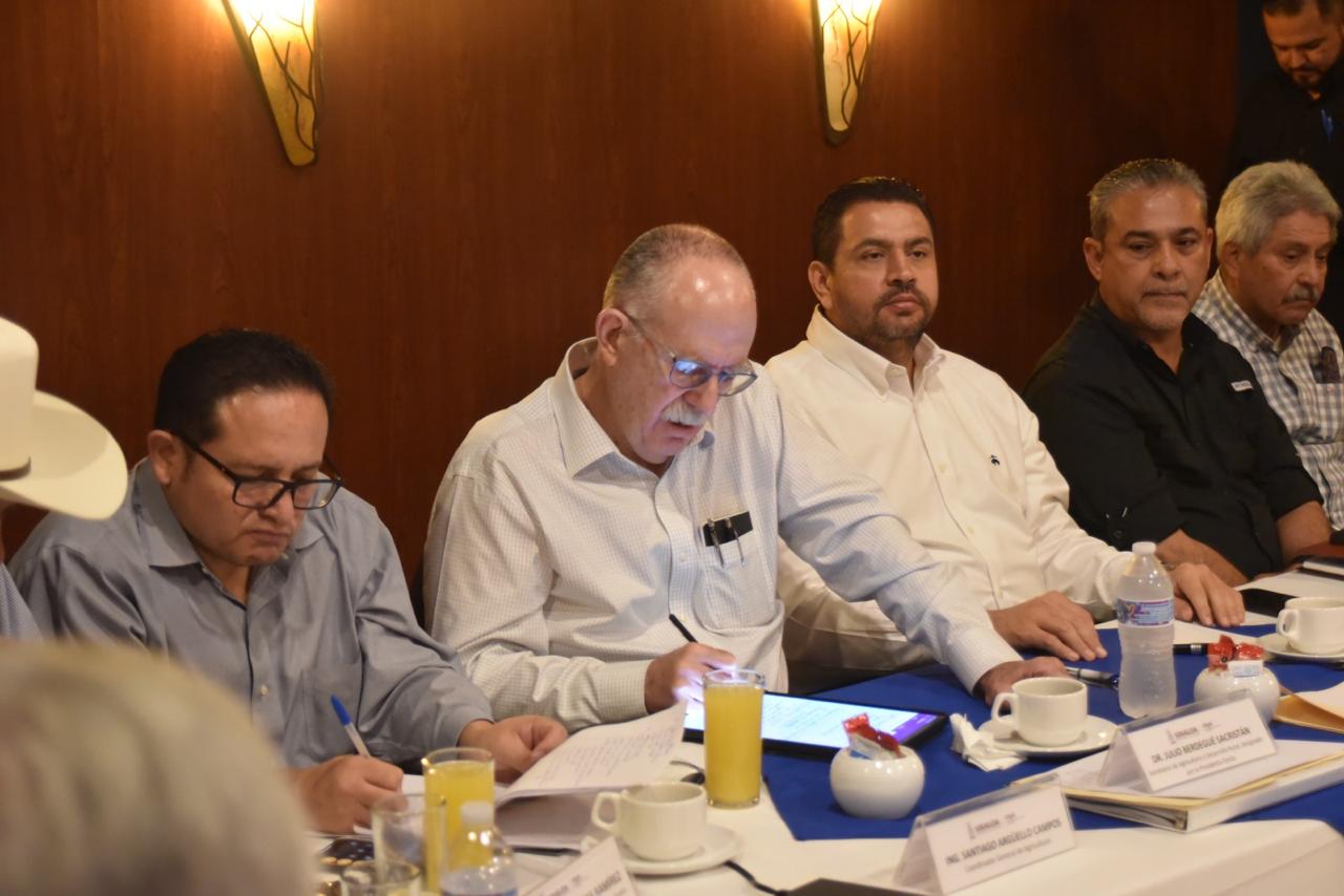 - Genera una gran expectativa encuentro del Dr. Julio Berdegué Sacristán e Ismael Bello Esquivel, con líderes y productores agrícolas