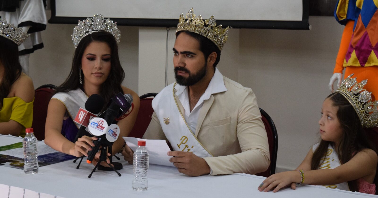 Alegría, carisma, y pasión por la máxima fiesta de los mazatlecos, son algunos de los requisitos que debe tener el próximo Rey de la Alegría del Carnaval Internacional de Mazatlán 2025, festividad que se desarrollará del 27 de febrero al 04 de marzo de 2025.