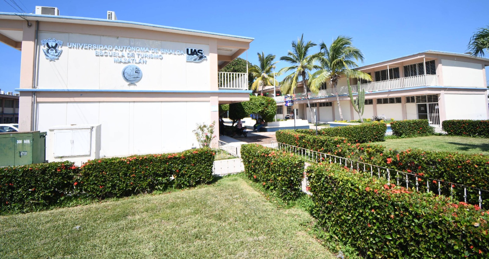 La Escuela de Turismo de la Universidad Autónoma de Sinaloa en la Unidad Regional Sur, llevó a cabo la conferencia “Seguridad, Paz y Turismo: entre lo posible y lo deseable” en el marco del Día Mundial del Turismo.