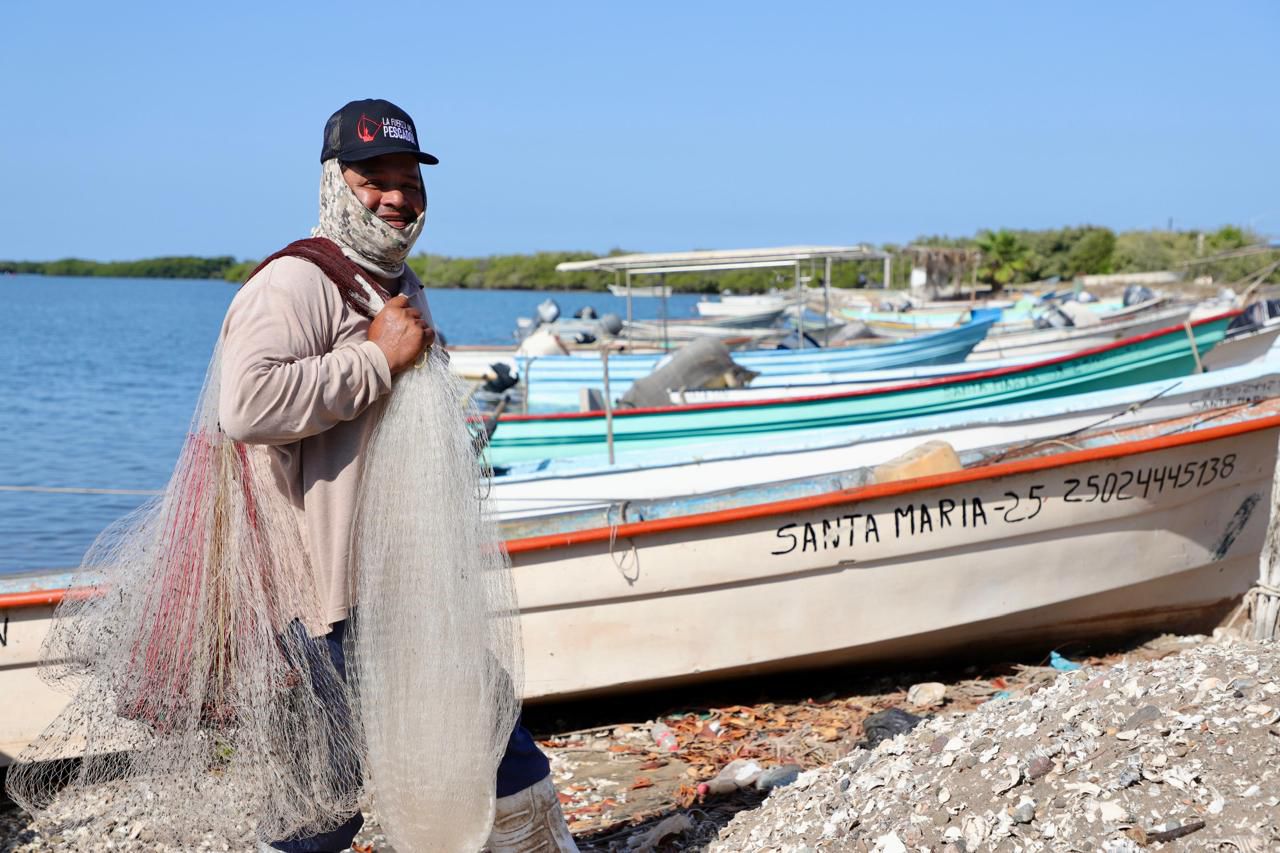 El Gobierno de Sinaloa en concurrencia con el Gobierno Federal, mediante el sistema del Banco del Bienestar, dispersaron más de 122 millones de pesos para 32,553 pescadoras y pescadores sinaloenses.