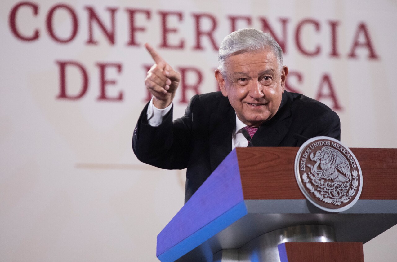 En Palacio Nacional confirmaron lo que sottovoce comenzó a circular, después del último Informe Presidencial: Andrés Manuel López Beltrán retomará su carrera política, para cuidar el legado de su padre.