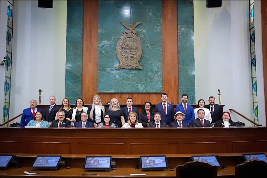 -	Se instala la LXV Legislatura, designan mesa directiva.