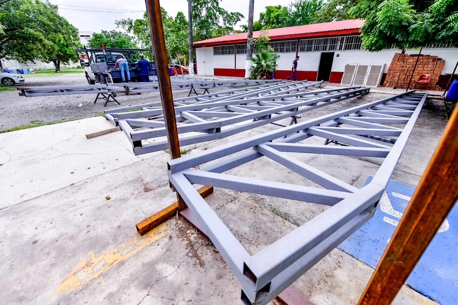 El Alcalde Edgar González llevó a cabo un recorrido para constatar los avances de esta obra que podrían concluir en 15 días.