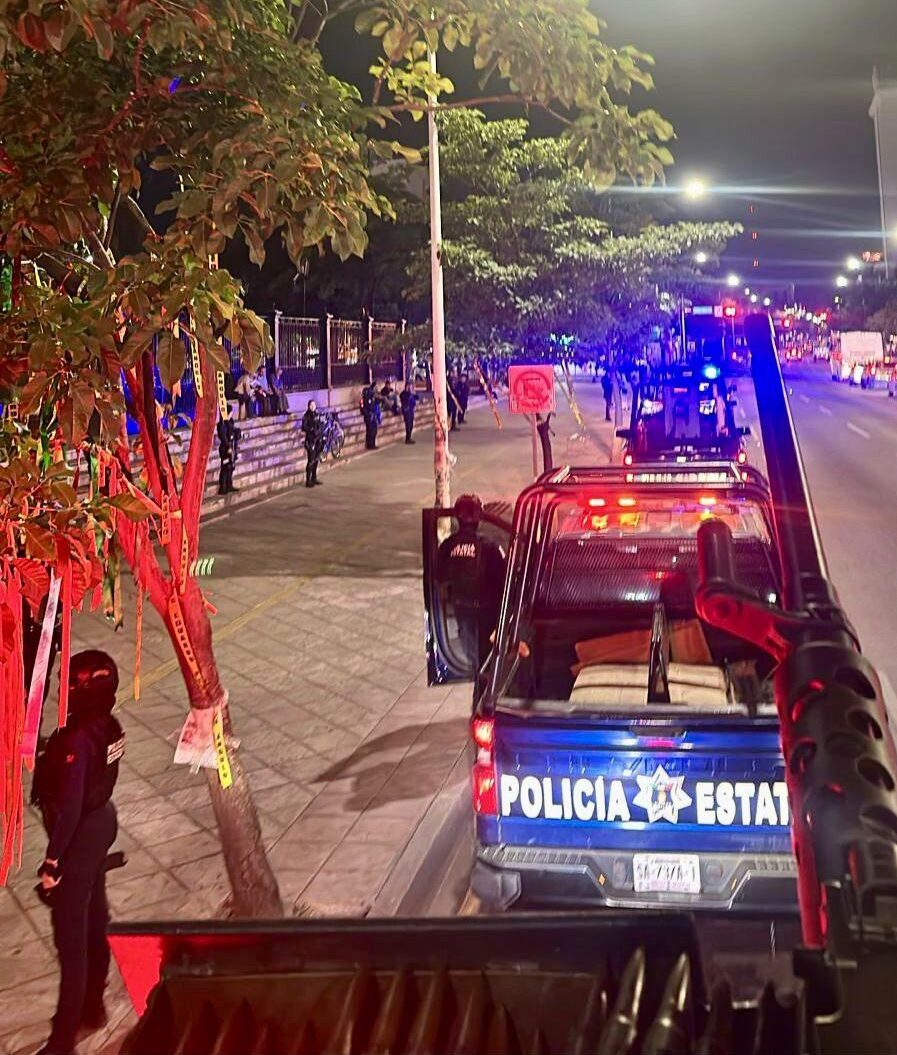 Por disposición del Gobernador del Estado de Sinaloa, Rubén Rocha Moya, se puso en marcha el Operativo de Proximidad como Estrategia Especial para el Primer Cuadro de la Ciudad, con la participación de la Policía Estatal Preventiva y la Policía Municipal de Culiacán, para coadyuvar al orden e inhibir la incidencia delictiva.