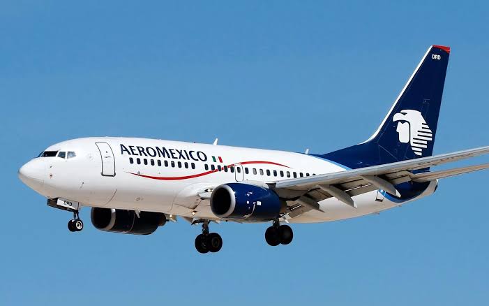 En lo que consideró una excelente noticia para los pasajeros, la Secretaría de Turismo de Sinaloa dio a conocer la reactivación a partir de este jueves 10 de octubre, del vuelo de pernocta de la empresa Aeroméxico (AM 168) que conectará nuevamente a la Ciudad de México con Culiacán arribando a las 21:17 horas, mientras que el vuelo hacia la capital del país, será cada mañana a las 6:09 horas (AM 161).