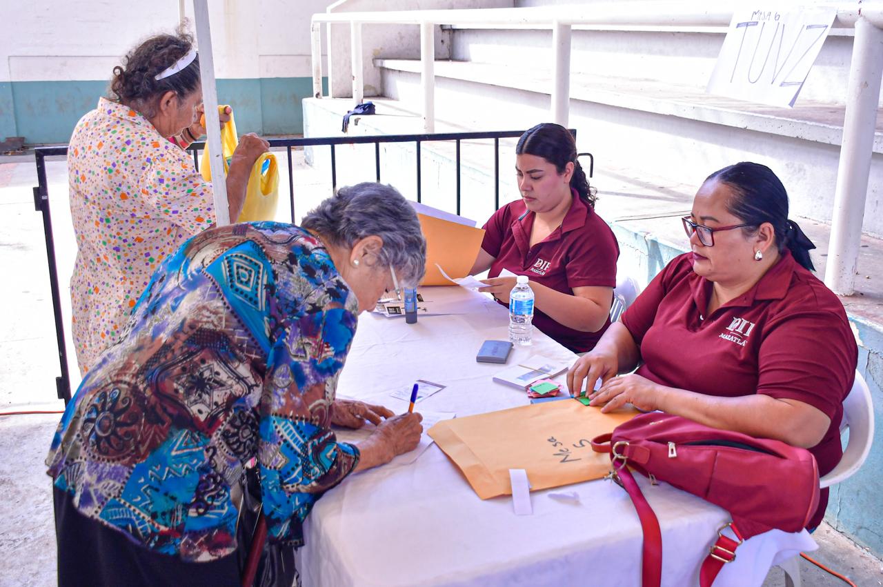 -	Las y los beneficiados reciben los recursos de septiembre y octubre.