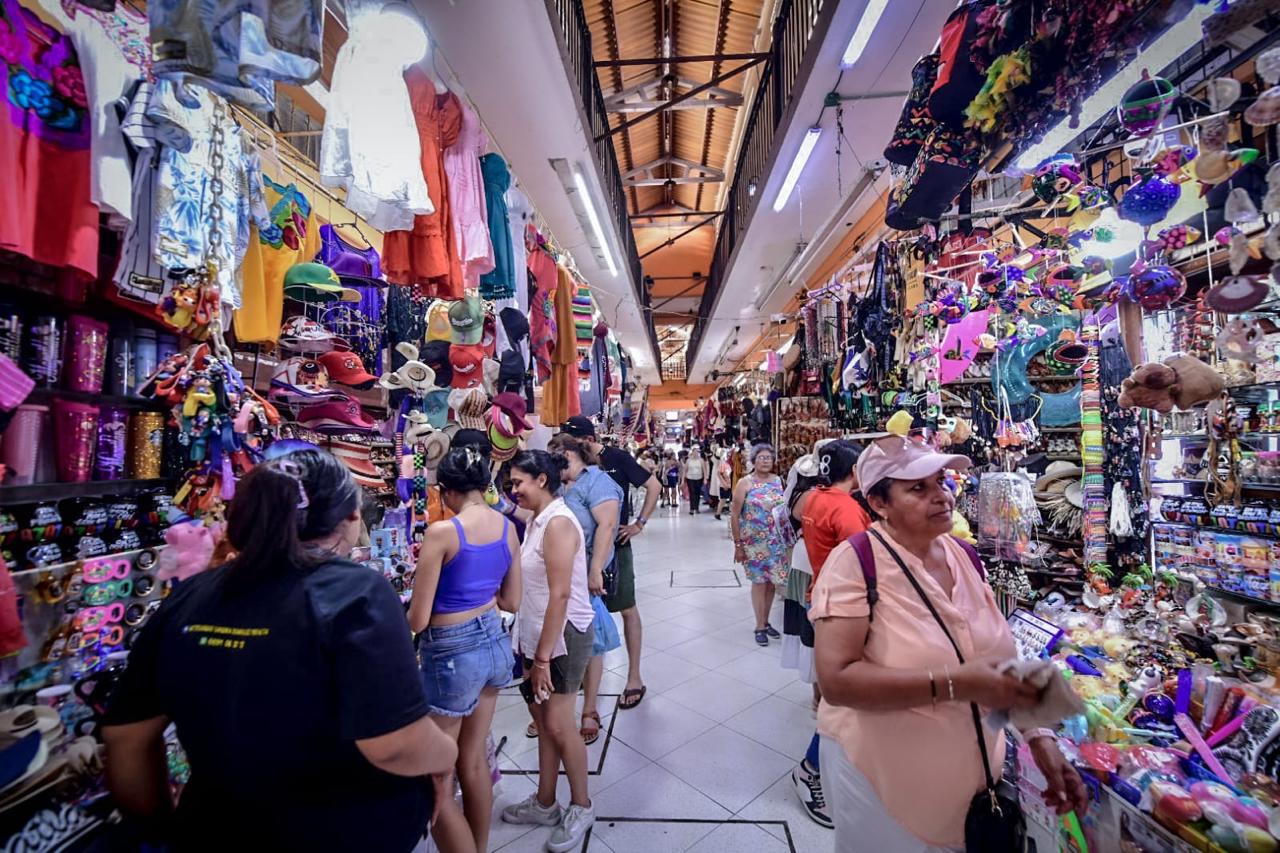 El Alcalde Edgar González destacó que a pesar de que septiembre y octubre se consideran una temporada baja en el comercio, este fin de semana se pudo observar un aumento de visitas en zonas de comercio y restaurantes.