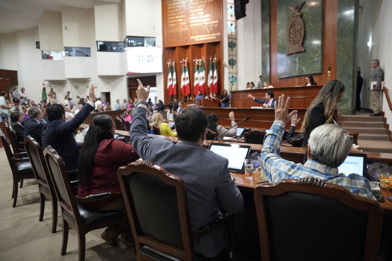 Diputados se comprometen a fortalecer la paz