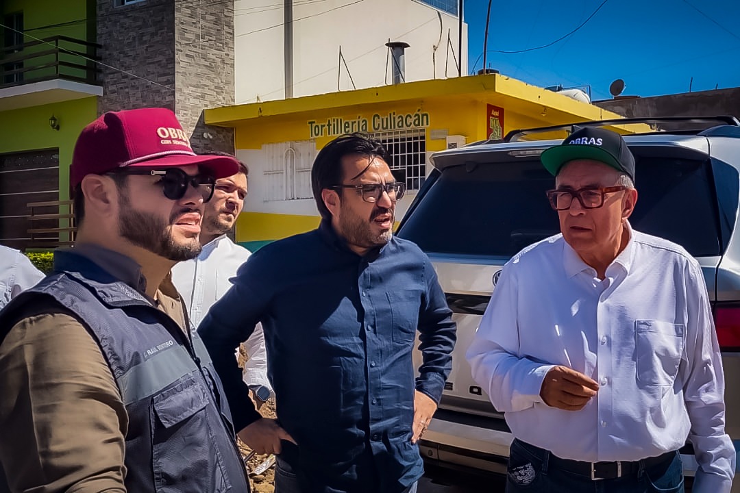 - El Gobernador recorrió además la calle Velina León de Medina, que unirá a las dos principales vialidades de la capital del estado.