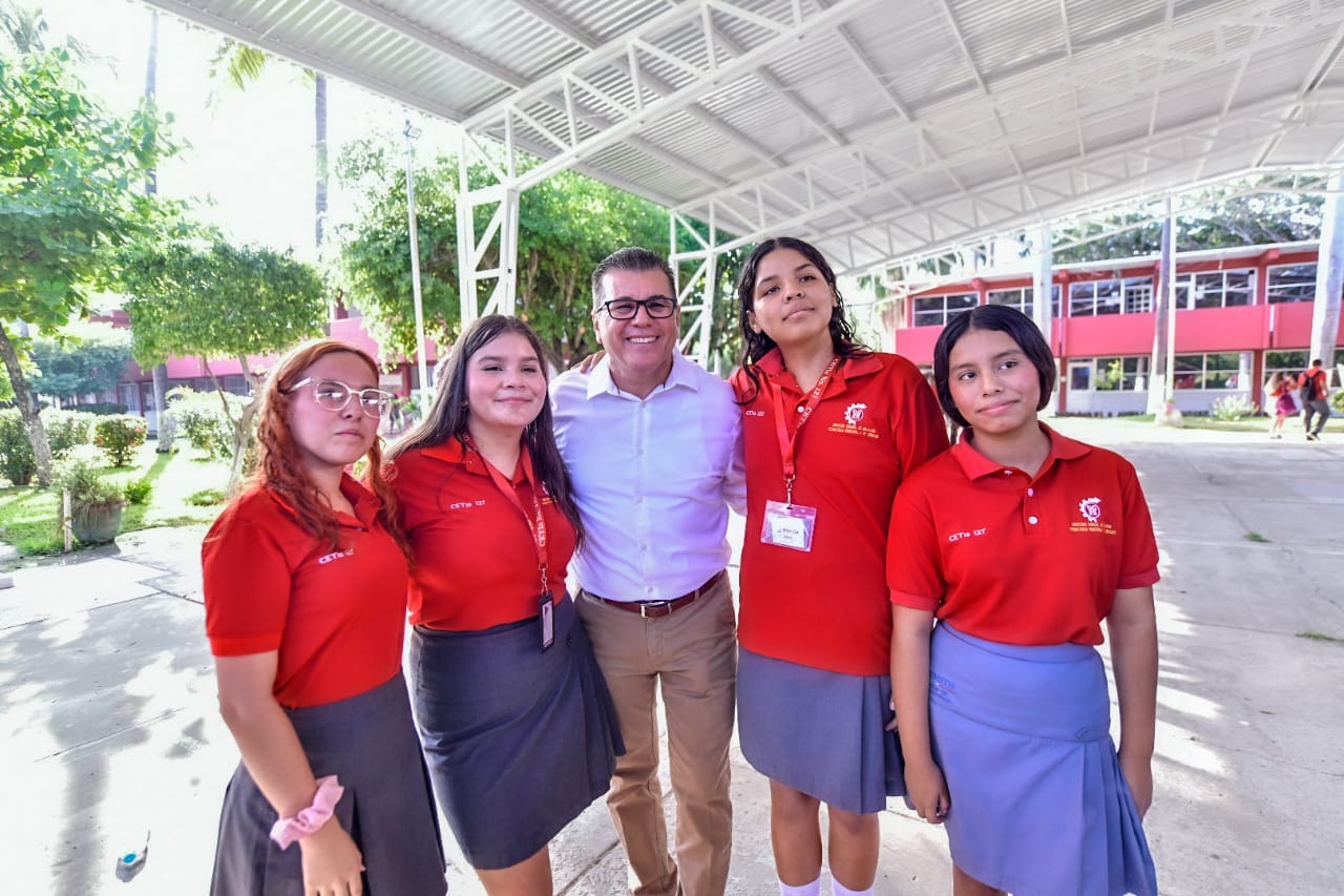- Esta obra se realizó con el propósito de mejorar las condiciones de estancia de los estudiantes y brindarles protección.