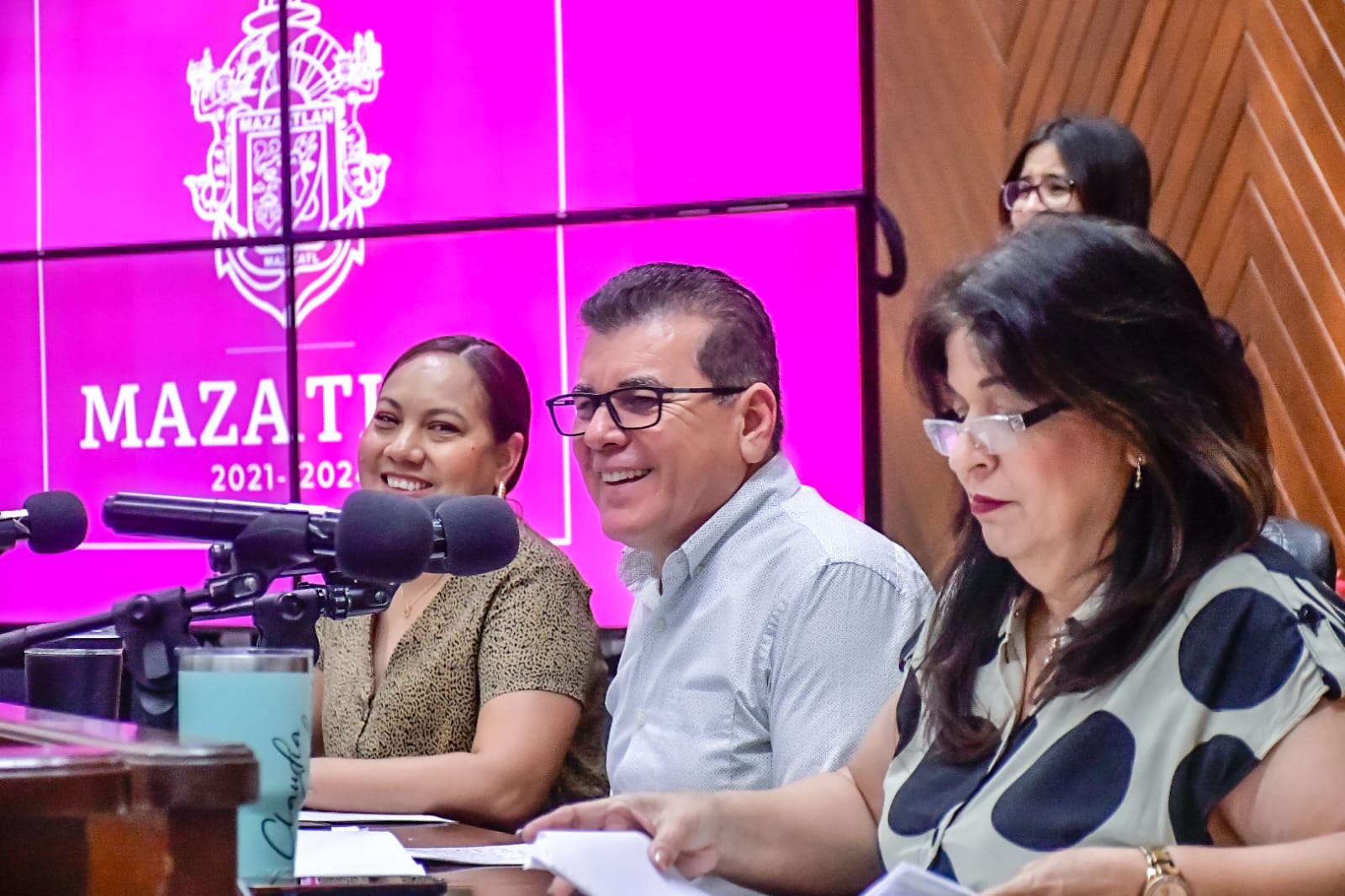 Los vecinos de la Alfonso Cordero asistieron a la sesión extraordinaria no. 47 y agradecieron a los integrantes de Cabildo por aprobar dicha donación.