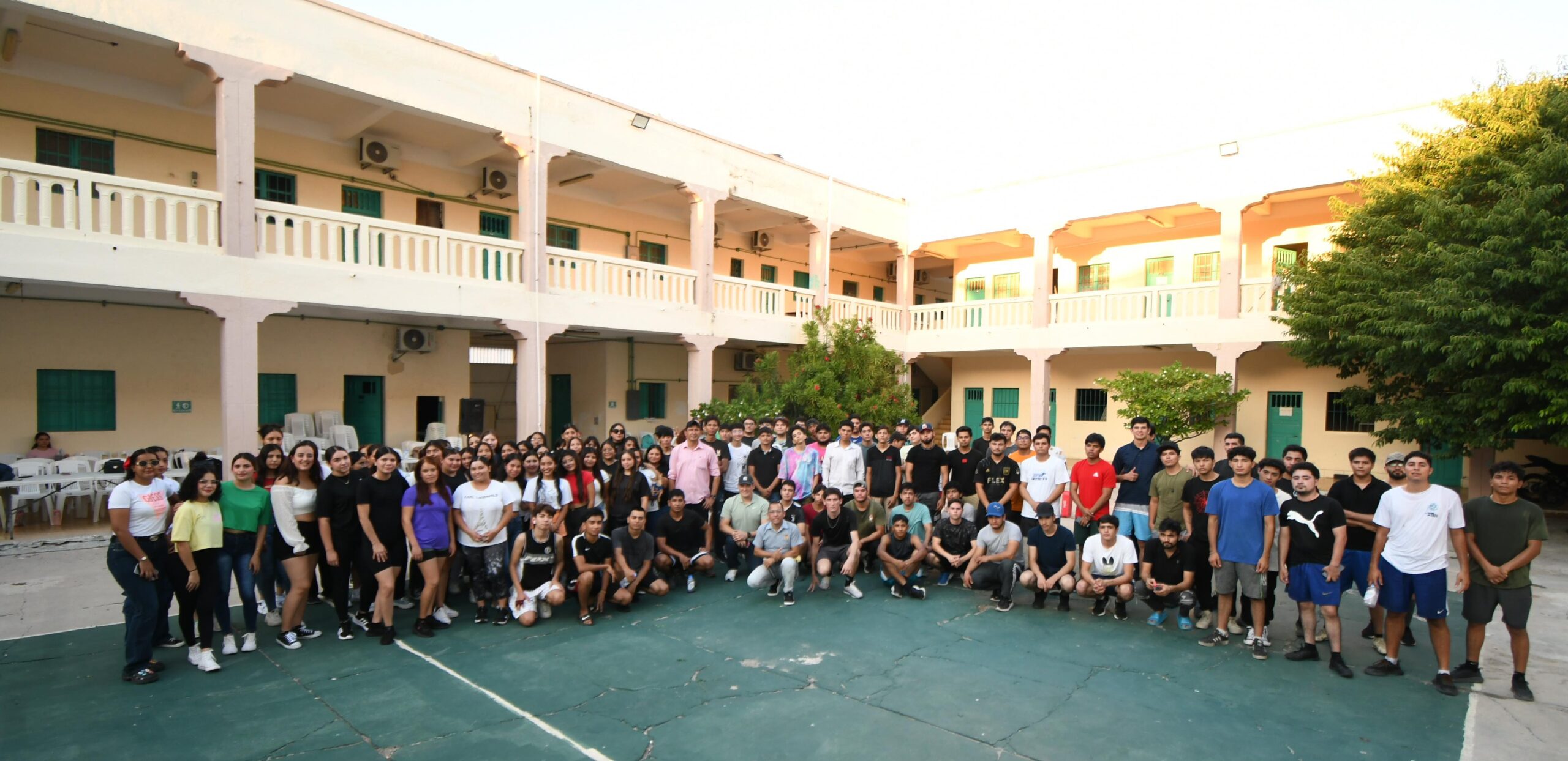 En un ambiente lleno de alegría, se celebró el XLIV aniversario de las Casas del Estudiante de la Universidad Autónoma de Sinaloa (UAS), en la Unidad Regional Sur, realizando actividades deportivas, culturales y sociales.