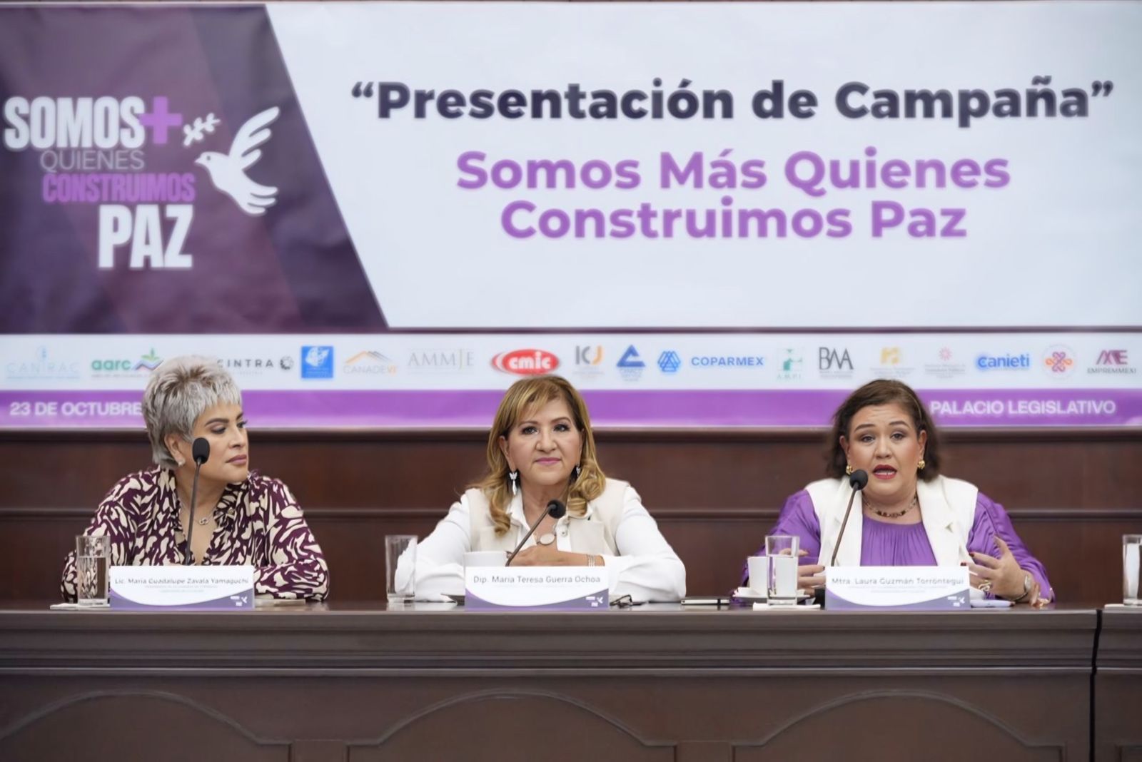 El Congreso del Estado de Sinaloa, cámaras empresariales, colegios de profesionistas y organismos sociales presentaron este miércoles la campaña “Somos Más Quienes Construimos Paz”, cuyo objetivo es motivar a la población a sumarse al desarrollo de la economía, a recuperar las calles y salir a parques, museos y otros puntos de reunión.