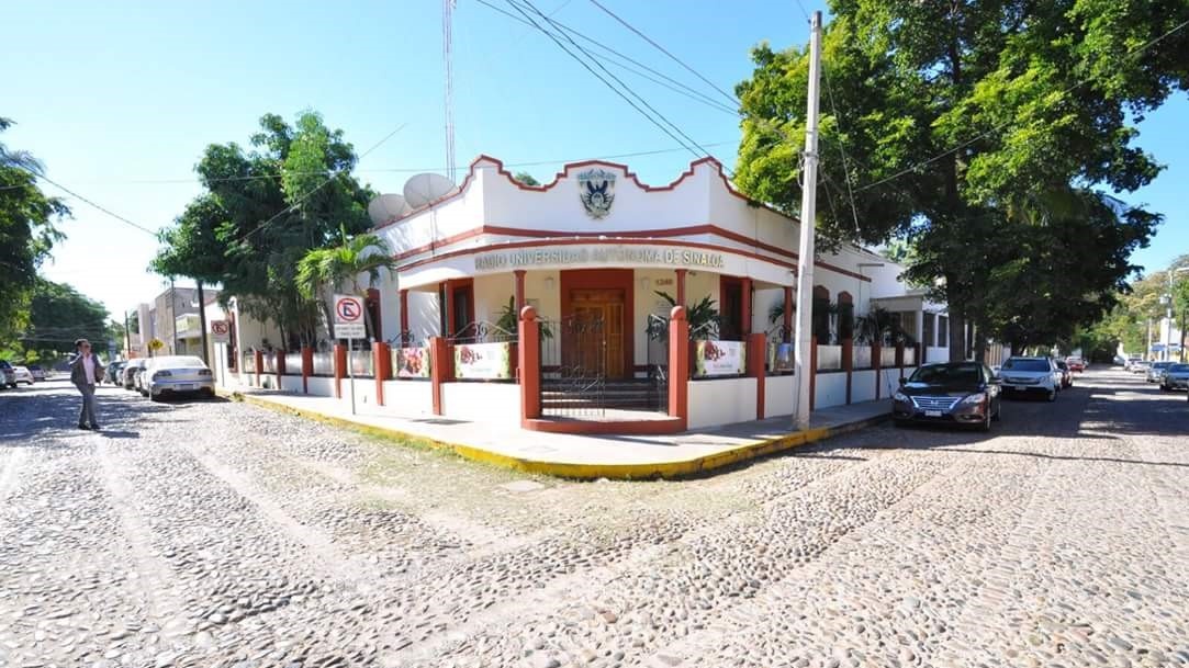 La Radio de la Universidad Autónoma de Sinaloa (Radio UAS) llega a sus 53 años muy fortalecida y como la radiodifusora cultural más importante del noroeste del país, de las más reconocidas a nivel nacional, y en el último año retomó un espíritu de lucha para ser el bastión de la defensa de la Autonomía Universitaria a través de su señal.