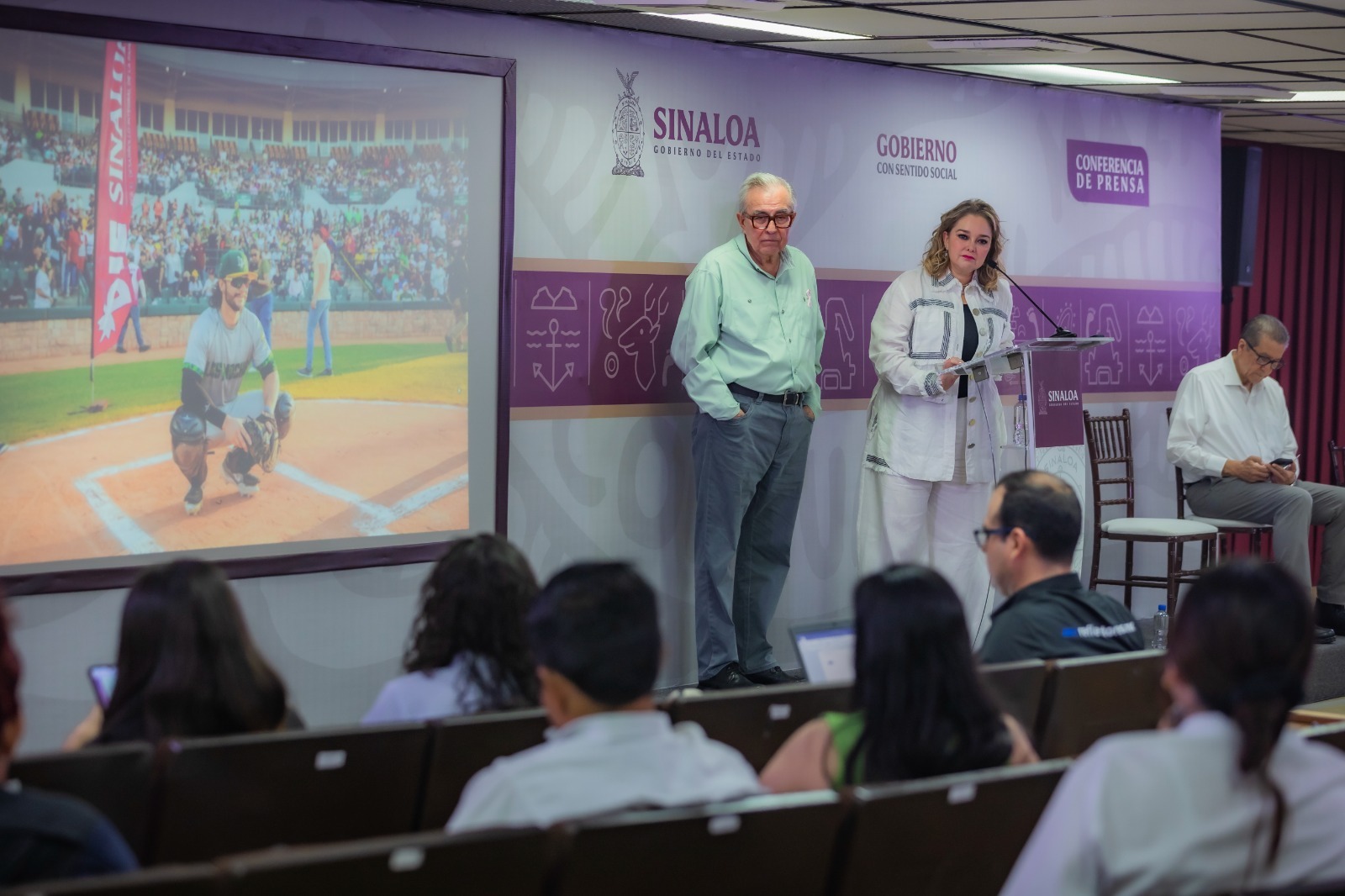 El día de hoy en La Semanera la Doctora Eneyda Rocha Ruiz informó que el Cuadrangular del Bienestar de DIF Sinaloa se desarrolló con éxito, la afición acudió a los 4 juegos y lo más importante se logró recaudar 5.5 millones de pesos, cifra contabilizada al día de hoy y que, puede cambiar en el transcurso de la semana.