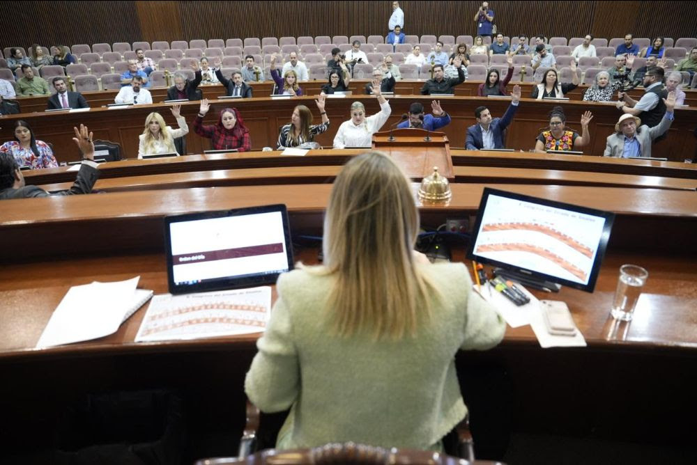 Por unanimidad, diputadas y diputados del Congreso del Estado de Sinaloa aprobaron proyecto de Decreto enviado por el Senado de la República que establece que la fijación anual de los salarios mínimos generales o profesionales, así como la revisión de los mismos, nunca estará por debajo de la inflación observada durante el período de su vigencia.
