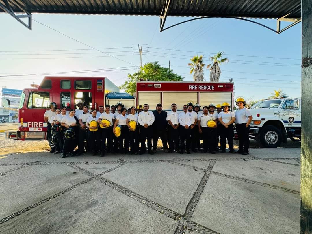 -	Organizada por el cuerpo de Bomberos Veteranos Mazatlán, recibe a 24 cadetes.
