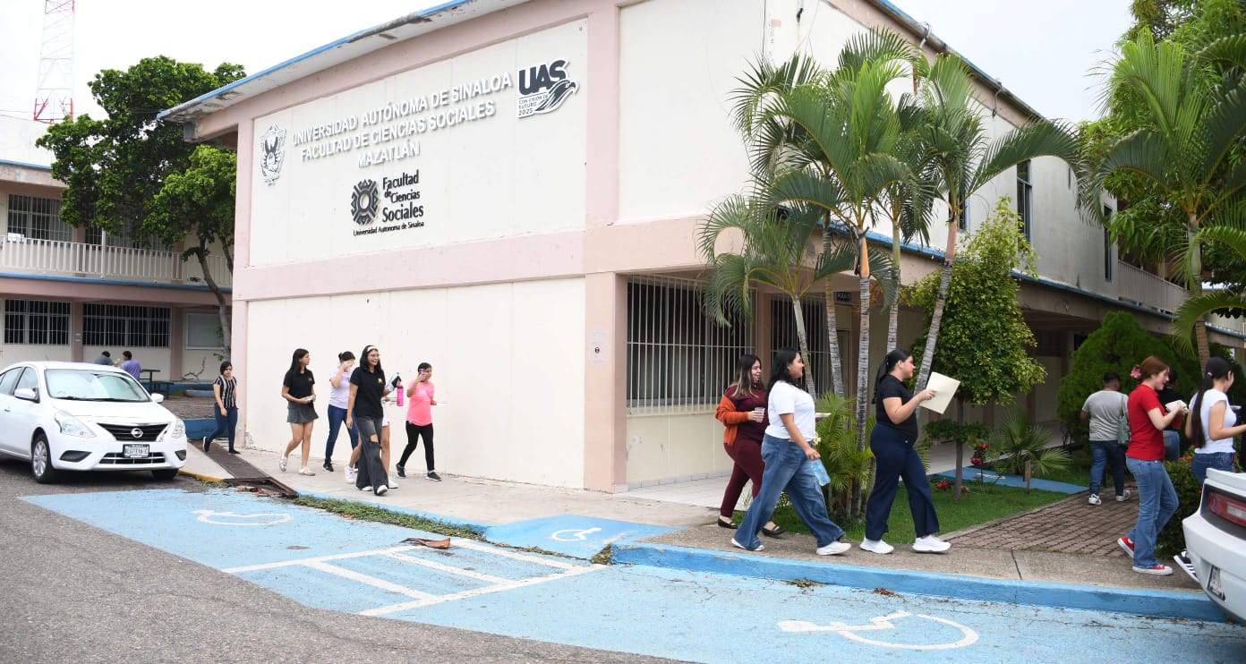 La Dirección General de Investigación y Posgrado (DGIP) de la UAS se reúne con el Claustro Académico de la Facultad de Ciencias Sociales