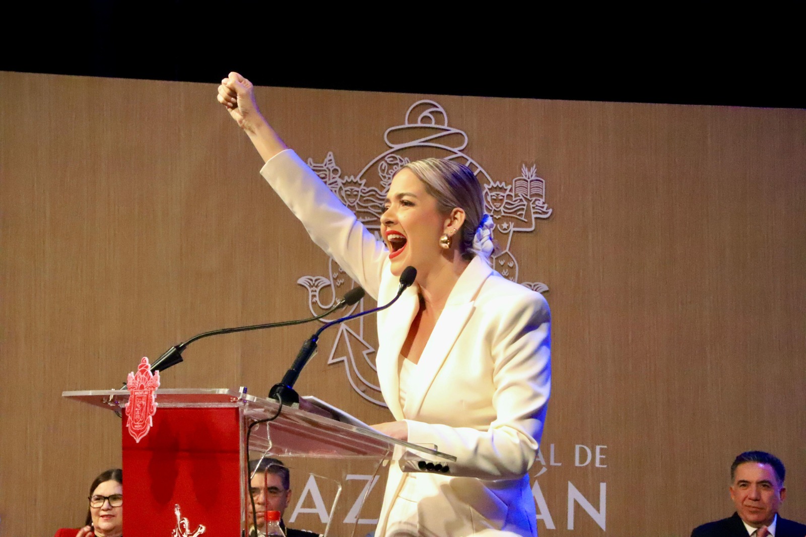 -	Estamos trabajando para brindar seguridad a empresarios y ciudadanos; el turismo extranjero sigue arribando a Mazatlán