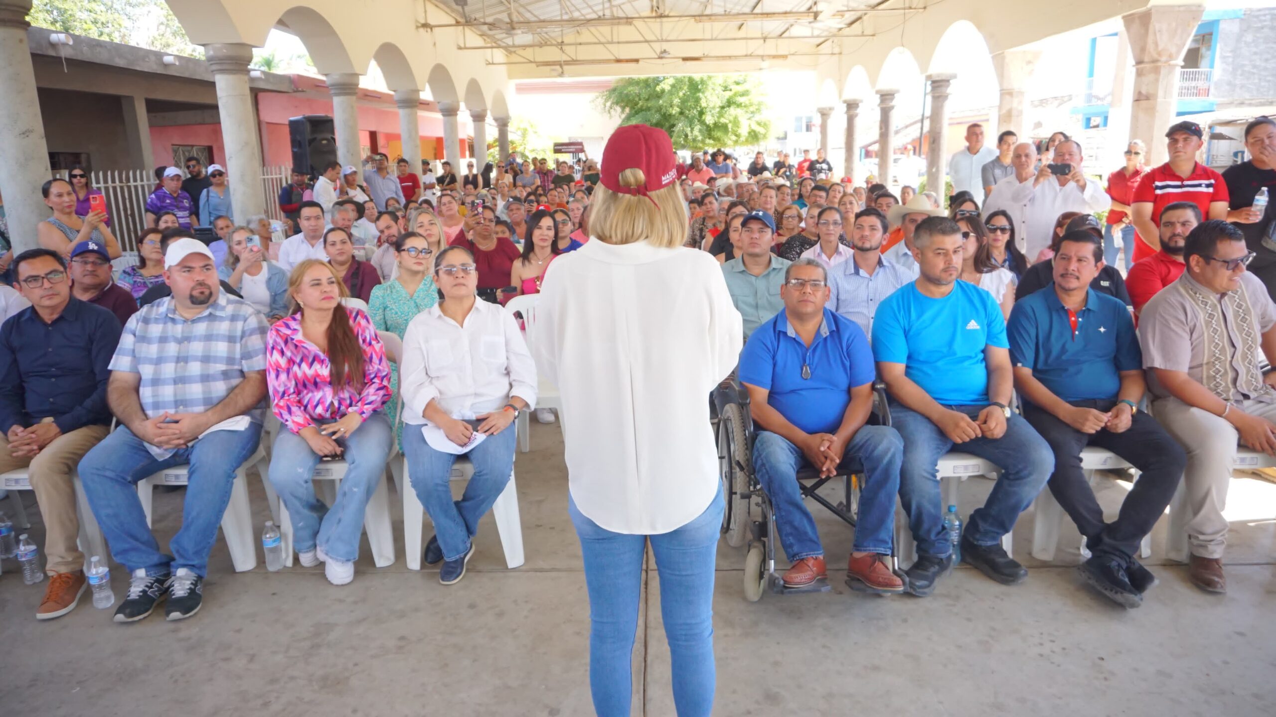 – La primera Presidenta Municipal de Mazatlán presenta al Cabildo y su gabinete de gobierno; recoge peticiones y necesidades de los asistentes para incluirlos en el presupuesto de egresos 2025 