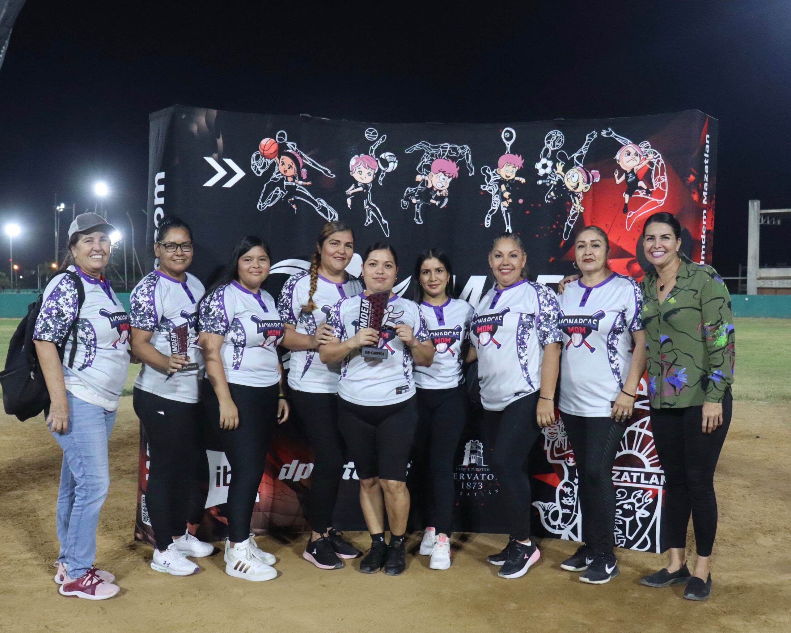 -	Las mejores jugadoras del circuito femenil son reconocidas por el Imdem y el Comité Municipal de Softbol, en la Unidad Deportiva Benito Juárez 