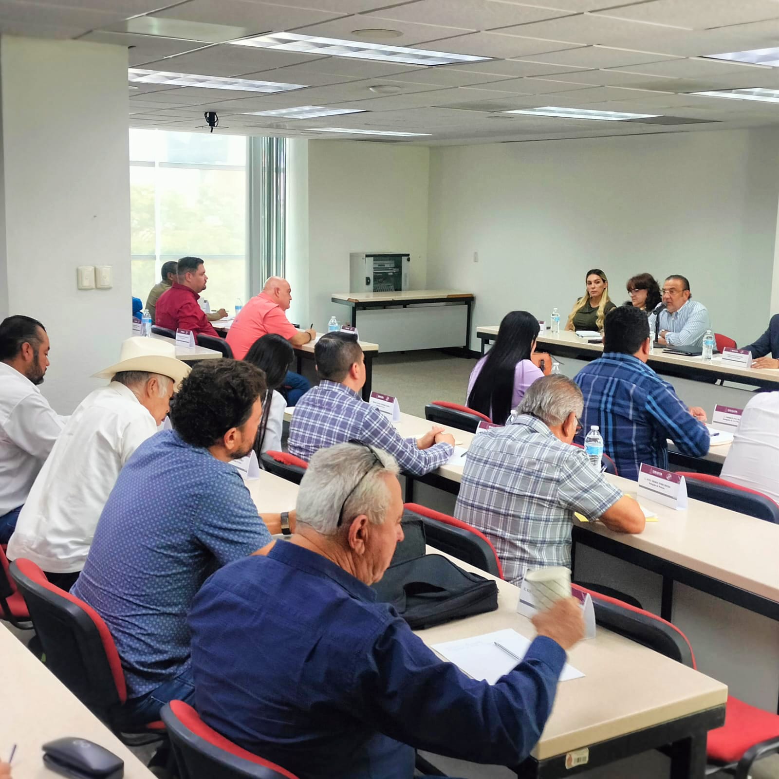 -	Perfeccionar procesos administrativos y mejorar la atención a usuarios, las prioridades: Marco Antonio Osuna Moreno