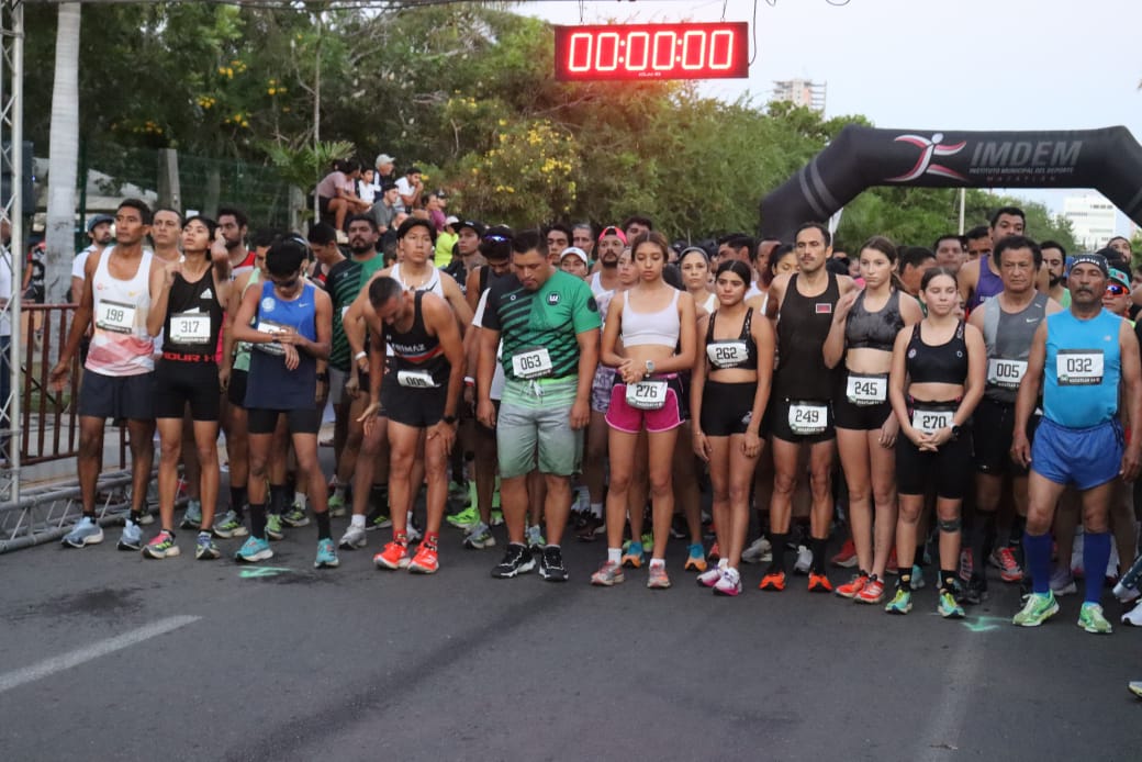 -	La atleta zacatecana y el mediofondista fresnillense cruzan en primer lugar la categoría Elite de la pedestre a la que asistieron 350 competidores 