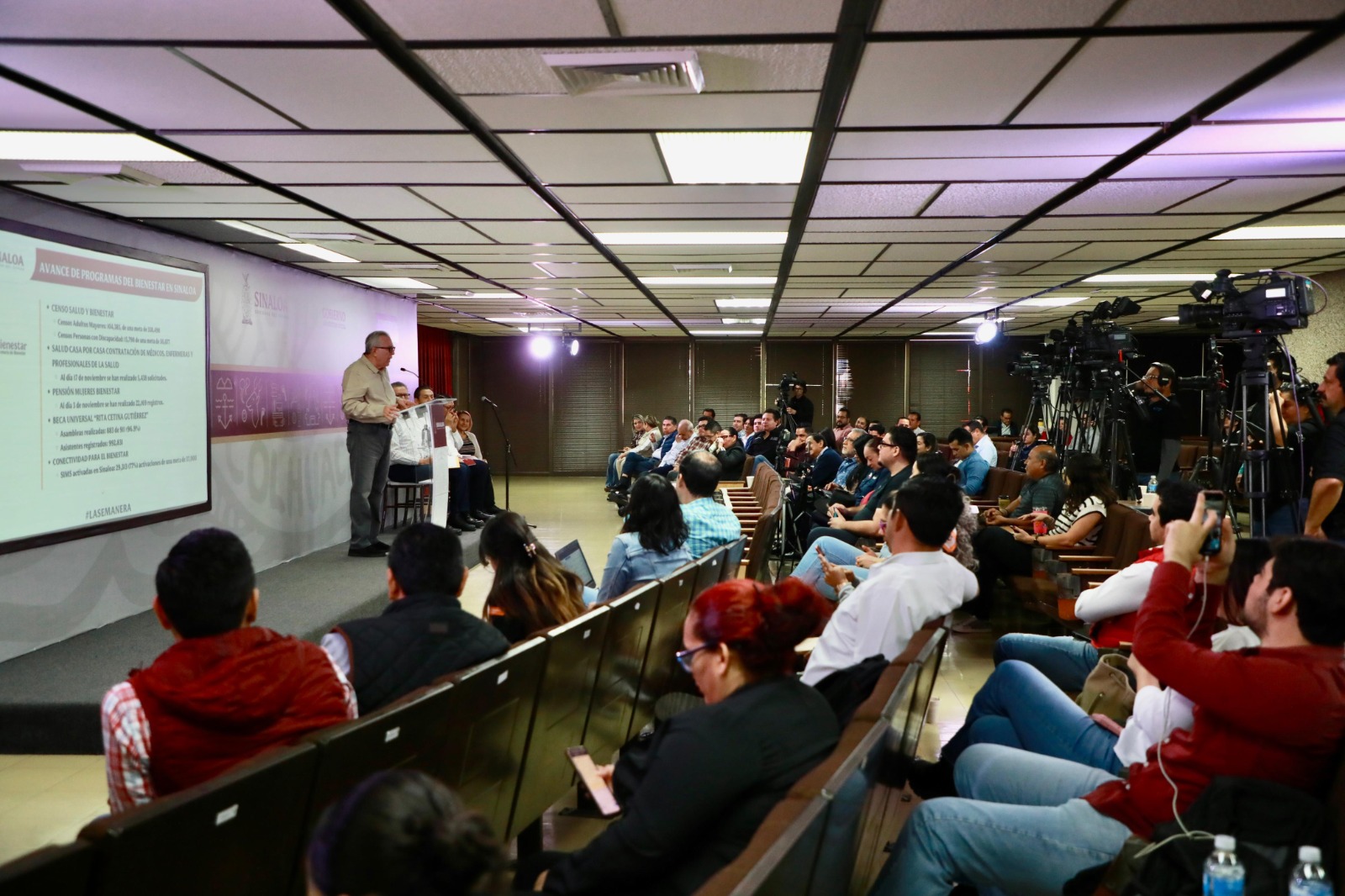 “La Marina nos va a apoyar en eso, además de que la Marina realiza tareas de investigación, de inteligencia, como lo hace la Guardia Nacional y lo hace el Ejército y actúan en determinado momento”, afirmó el mandatario.