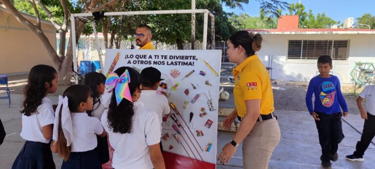 Protección Civil concientiza a alumnos de primaria de El Castillo con campaña “Mejor sin Pirotecnia”