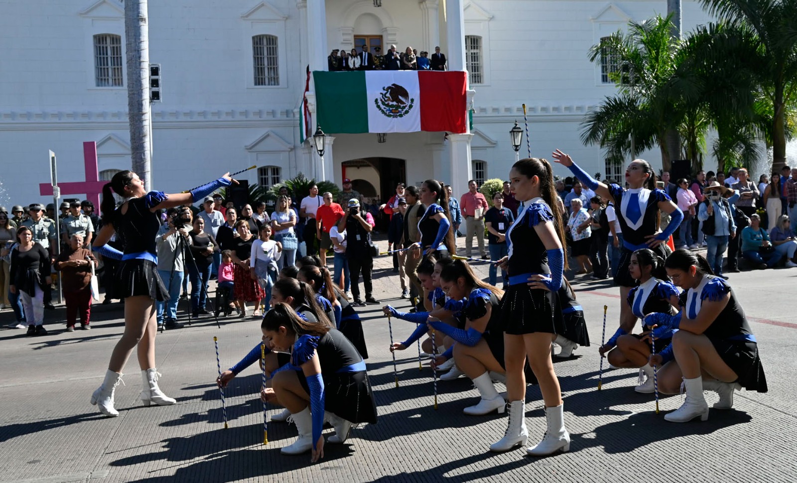 Promoviendo los valores cívicos, participa importante contingente de la UAS en el desfile deportivo del 20 de Noviembre celebrado en Culiacán