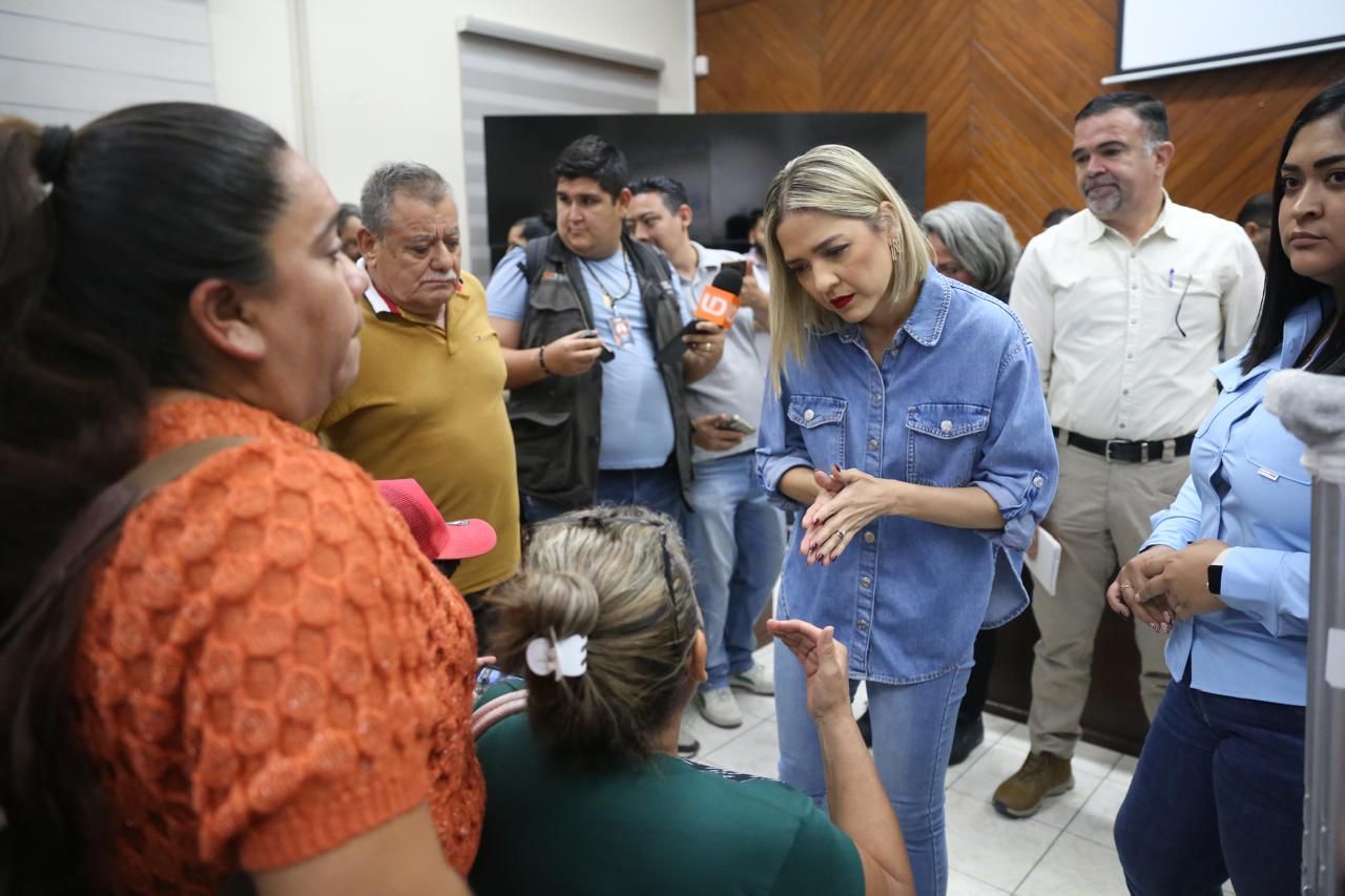 -	La Presidenta de Mazatlán pacta con las familias una reunión en el lugar donde viven, para abordar la situación a detalle y gestionar apoyos