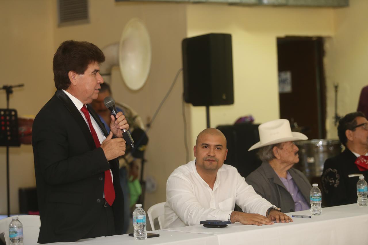 El festejo del Día del Músico estuvo presidido también por el Secretario Adjunto del Sindicato de Músicos, José Luis Osuna Pérez, así como por miembros del gremio que disfrutaron del evento con música de banda.