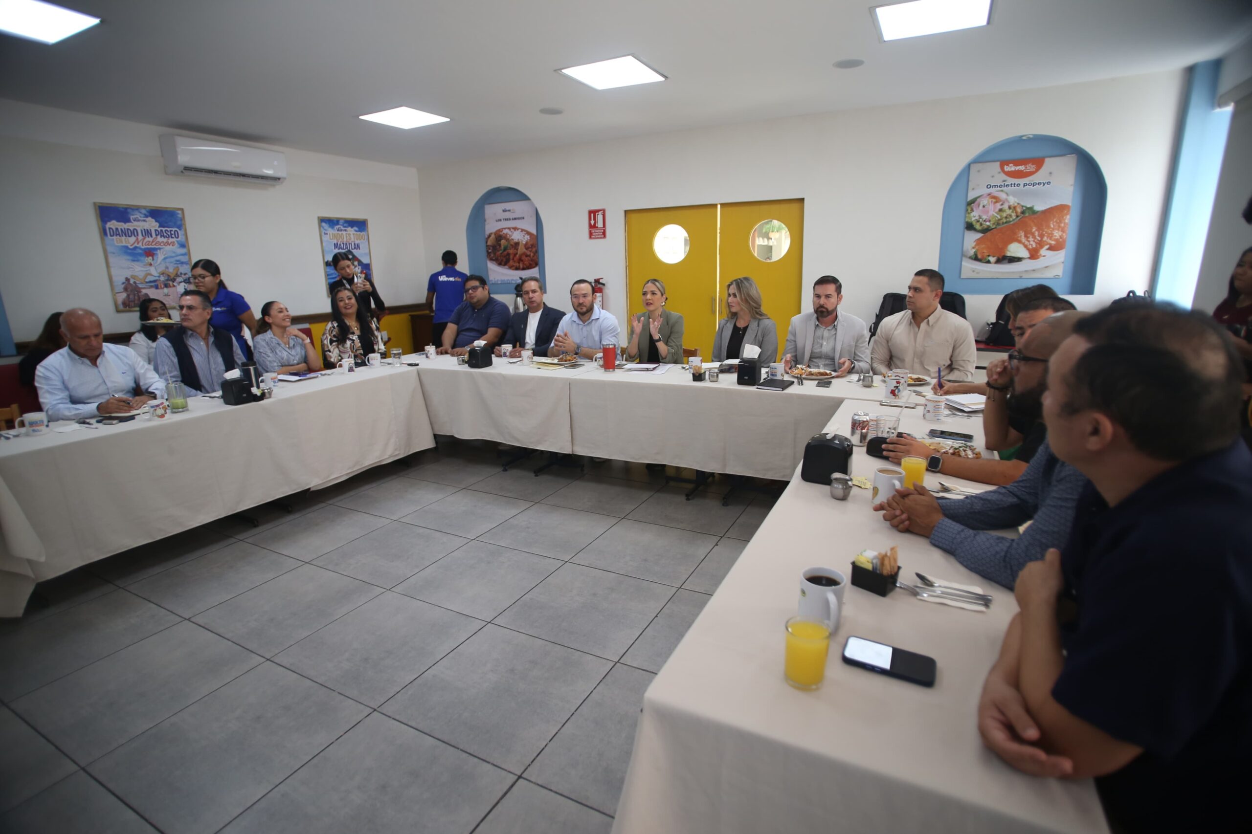 Con cuatro ejes estratégicos que impulsarán el desarrollo y bienestar de Mazatlán, la Presidenta Municipal, Estrella Palacios Domínguez, presentó su plan de trabajo al Consejo Intercamaral de Mazatlán. 