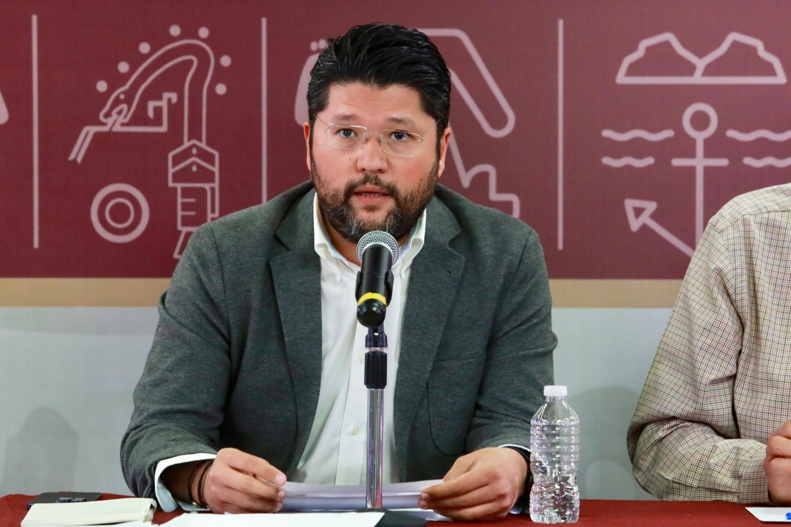 En conferencia de prensa encabezada por el Secretario General de Gobierno y vocero estatal, Feliciano Castro Meléndez, acompañado por el Secretario de Seguridad Pública de Sinaloa, Gerardo Mérida Sánchez, el Director General del SATES, Lic. José Carlos Cárdenas Mellado informó que el Buen Fin de Gobierno del Estado continúa hasta el 30 de noviembre.