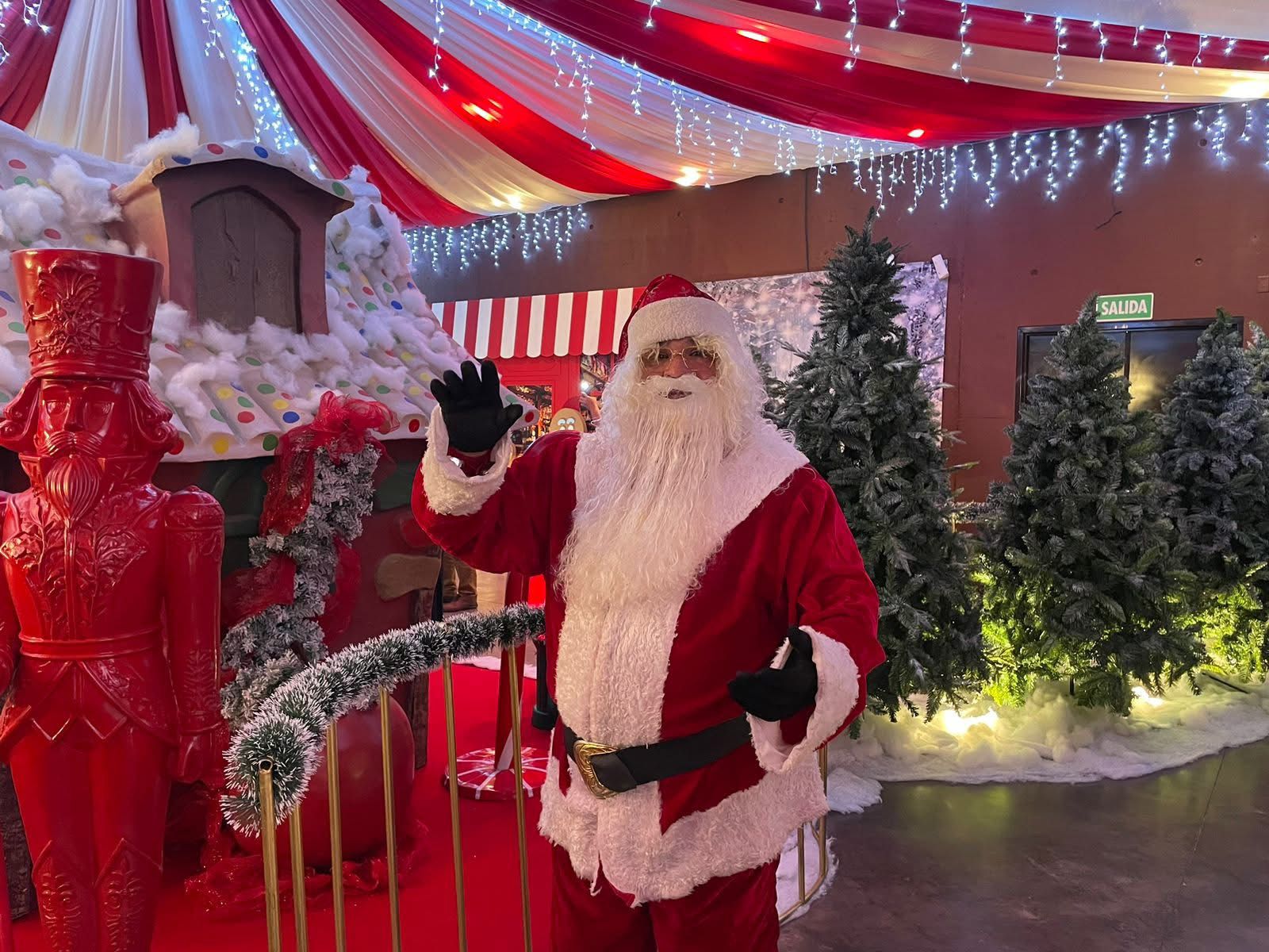 Está temporada navideña Duendes, Santa Claus, Villas y por supuesto un enorme Grinch están de visita en el Gran Acuario Mazatlán, todo como parte de una experiencia temática que los exploradores podrán disfrutar del 27 de Diciembre al 12 de Enero.