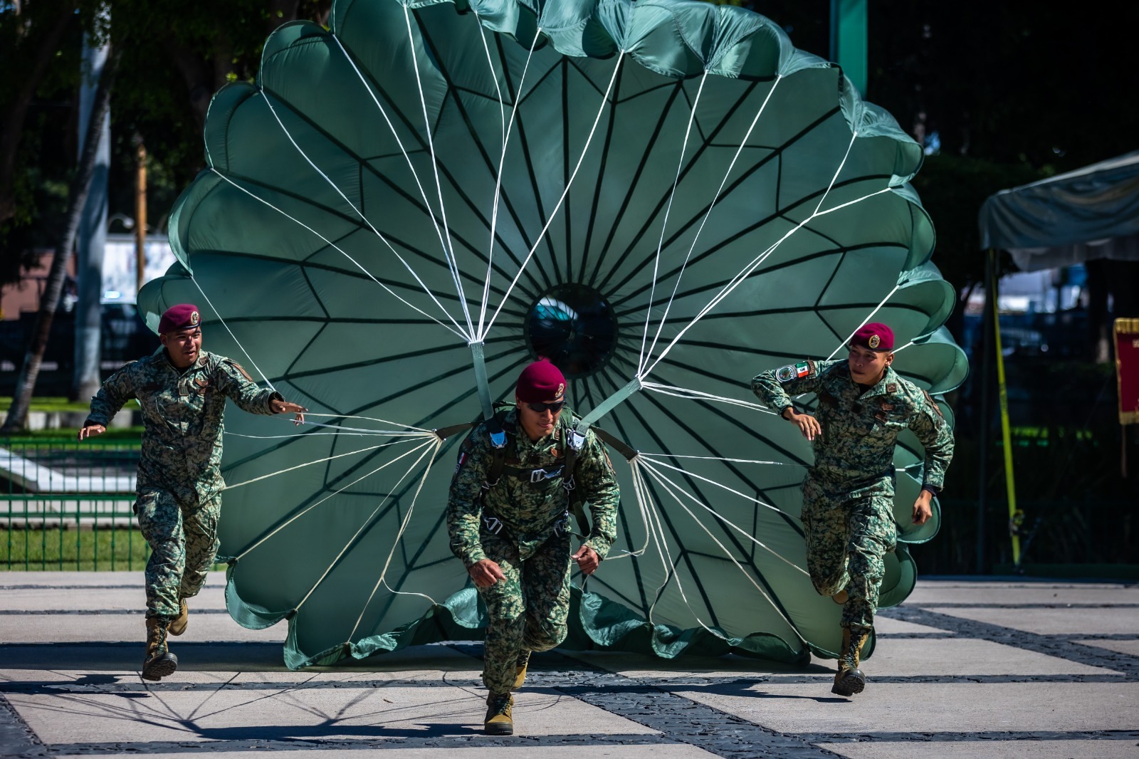 El Gobernador y mandos militares inauguran la Exposición “La Gran Fuerza de México”, que busca fortalecer los vínculos cívico militares con los ciudadanos.