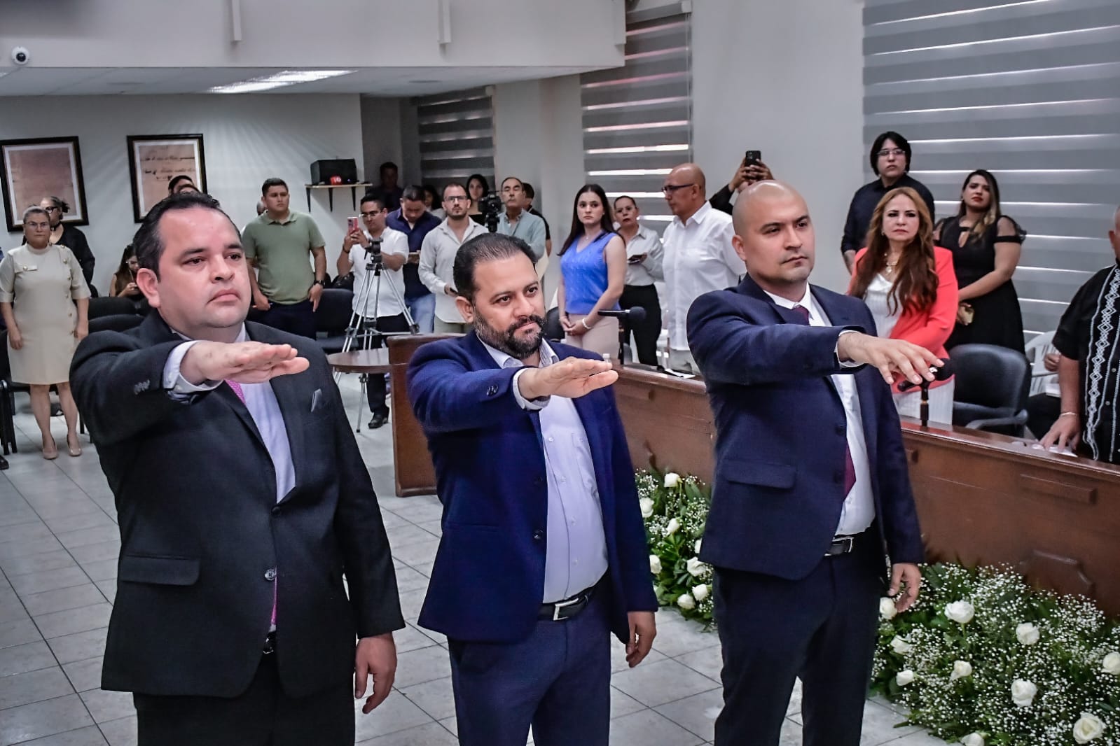 En esta primera sesión extraordinaria también se aprobó la conformación de las 22 comisiones permanentes del Cabildo.