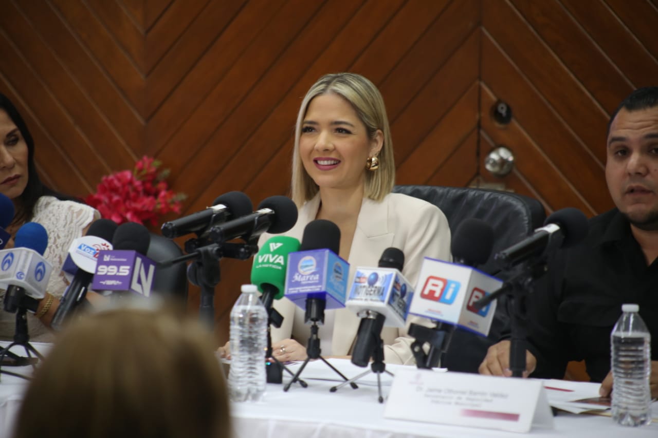 La Presidenta Municipal de Mazatlán, Estrella Palacios Domínguez, destaca el buen comportamiento de la sociedad para la obtención del resultado; durante el fin de semana, se reporta una afluencia de cerca de 100 mil personas en los diferentes eventos culturales y deportivos