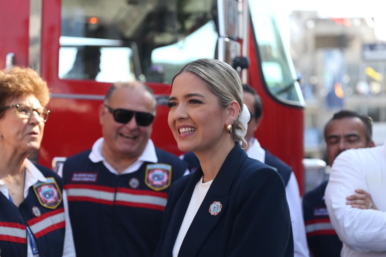 La Presidenta Municipal reconoce y agradece a Bomberos por ser unos héroes que ponen su vida al servicio de la población