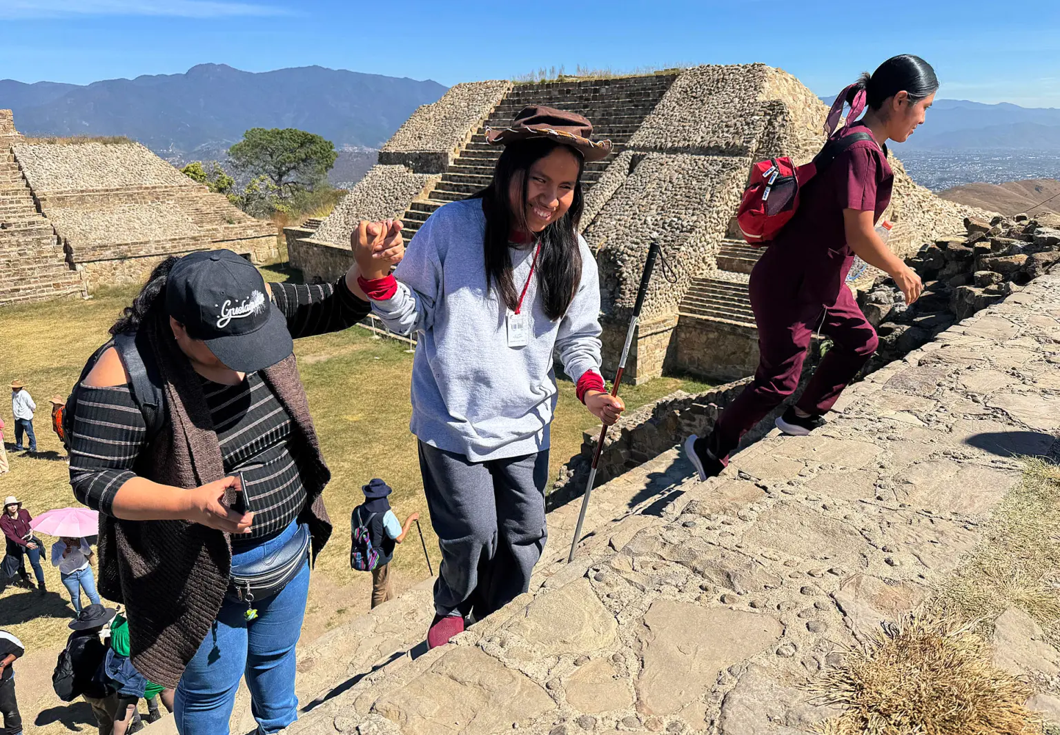 Monte Albán ofrece recorridos con guías capacitados para atender y explicar el legado arquitectónico a quienes nunca han asistido