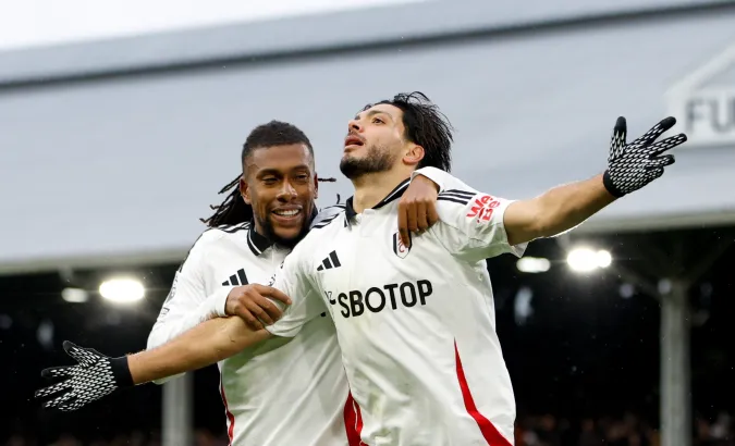-	Va por más: El mexicano del Fulham, Raúl Jiménez, dijo que siempre quiere "estar en lo más alto" tras alcanzar los 53 goles del "Chicharito" Hernández en la Premier League