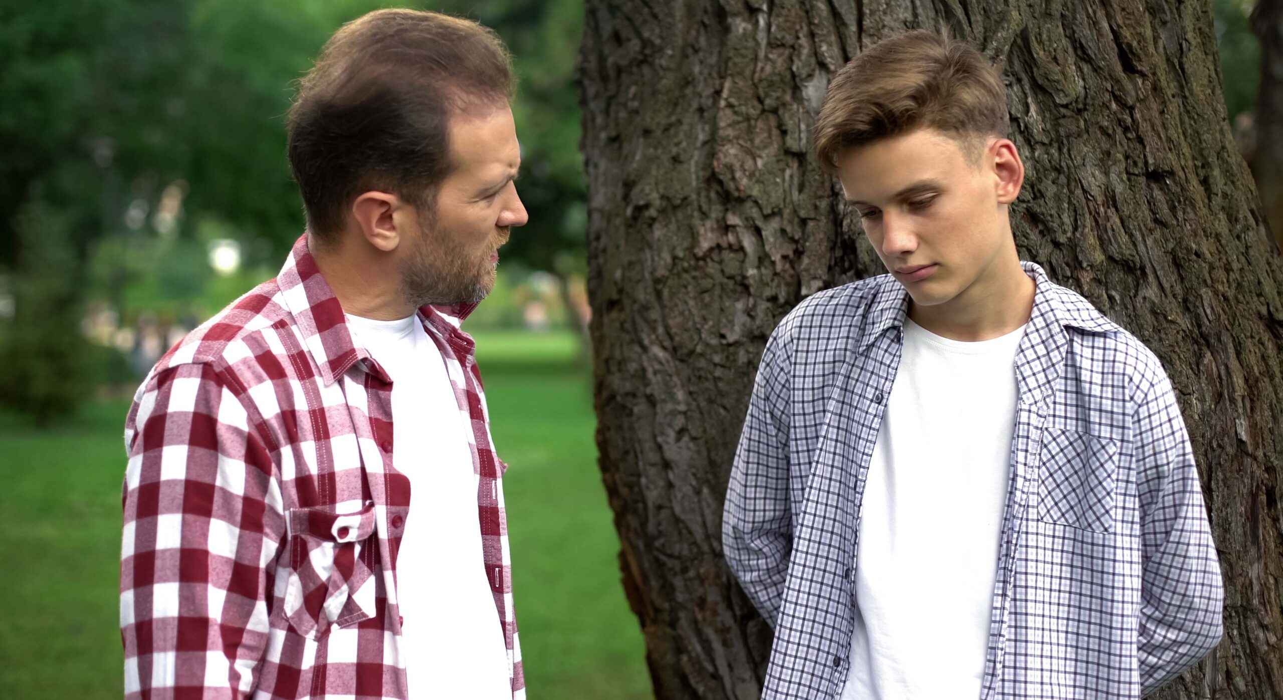 -	Desviar la mirada alberga una serie de significados que van más allá de una acción que puede parecer simple o natural y puede ser un signo de autoprotección emocional.