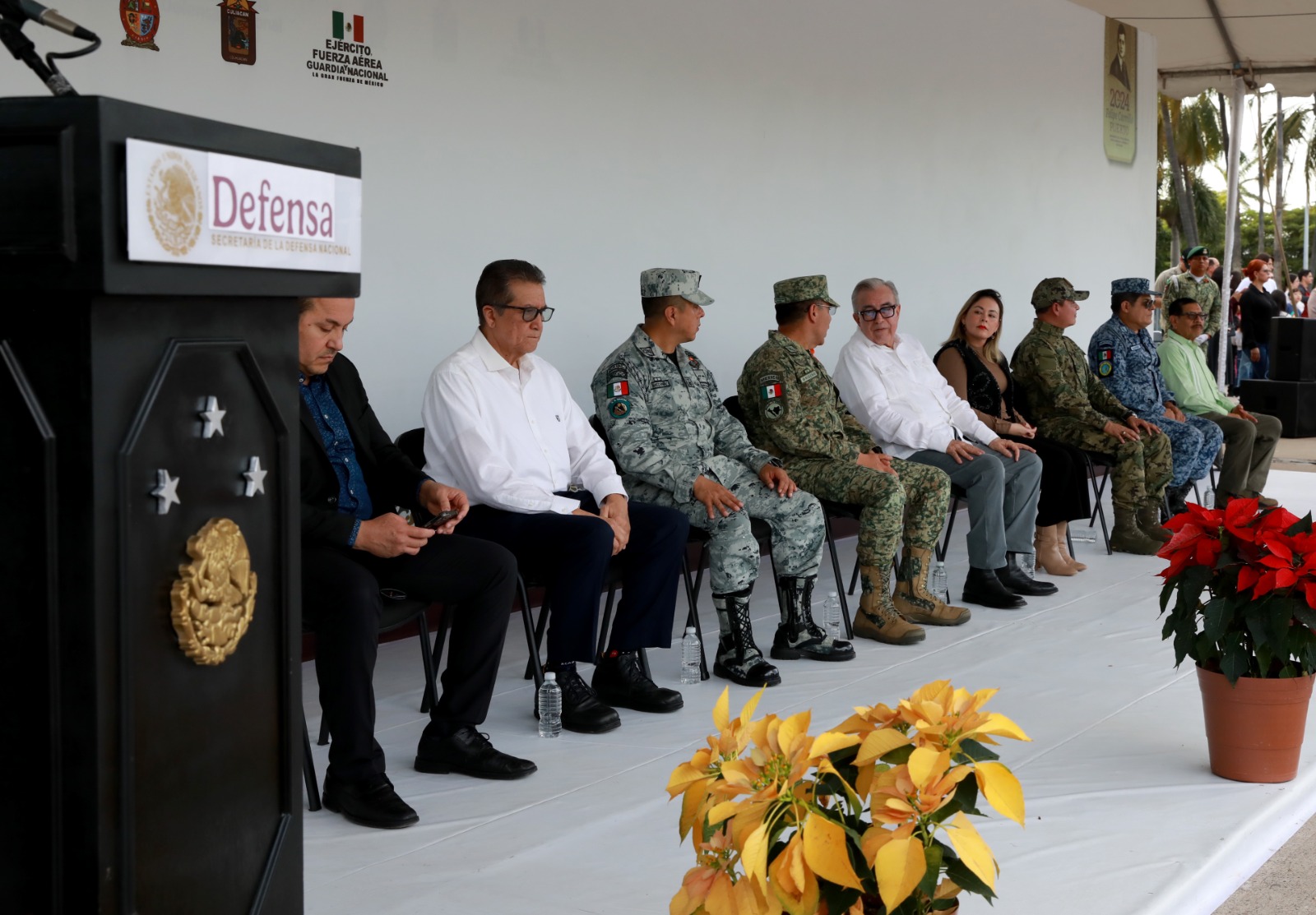 -	El gobernador del estado clausuró la Exposición Militar “La Gran Fuerza de México”, que registró una afluencia de 187 mil visitantes en estos 30 días