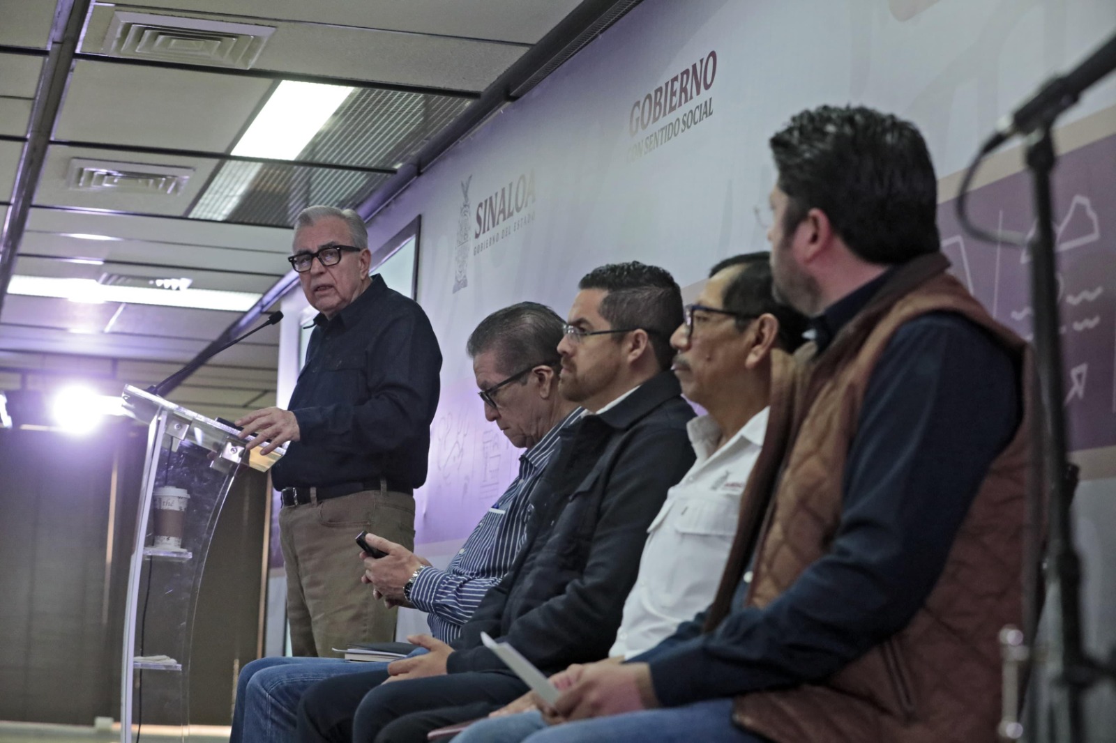 El Gobernador señaló que los procesos judiciales se resolverán por la vía jurisdiccional y no política.